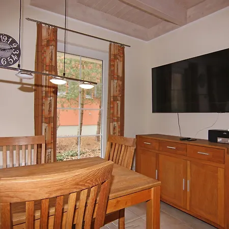 Doppelhaushaelfte Strandhaus Ii In 트라센하이드